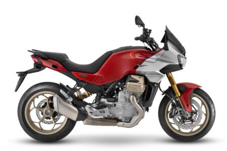 V100 MANDELLO S  - SPECIAL OFFER JUNE & JULY - £1500 EXTRA PX ALLOWANCE OR £1500 MOTO GUZZI ACCESORIES FREE - 5.4% APR FINANCE AVAILABLE