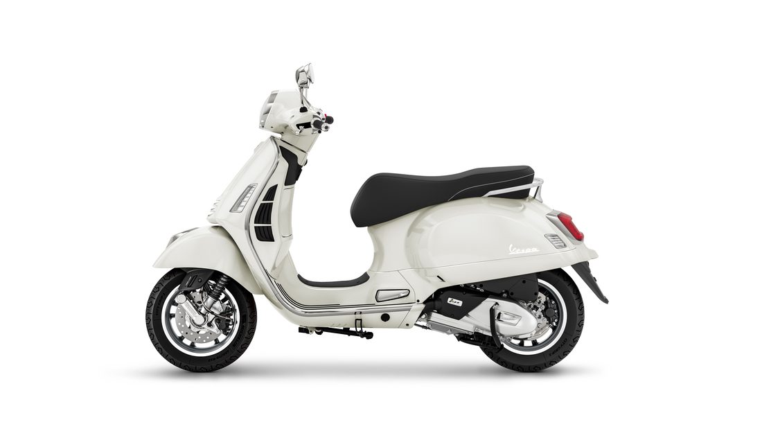 Vespa GTS 125 Super - SPECIAL OFFER JUNE & JULY - £600 VESPA ACCESORIES FREE - 5.4% APR FINANCE AVAILABLE - Image 5