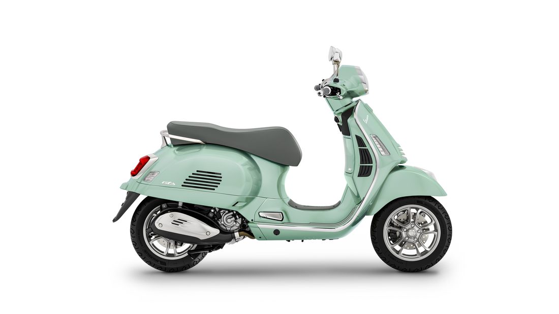 Vespa GTS 310 - SPECIAL OFFER JUNE & JULY - £600 VESPA ACCESORIES FREE - 5.4% APR FINANCE AVAILABLE