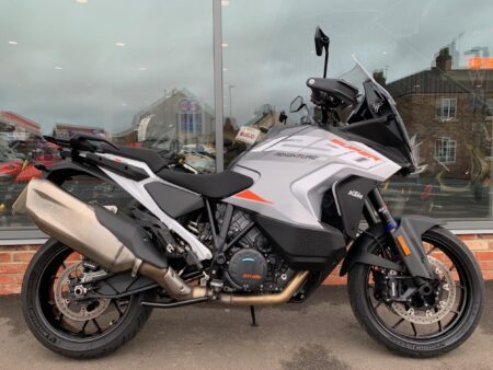KTM 1290 SUPER ADVENTURE S - (NX23 YFF) - 11461 MILES