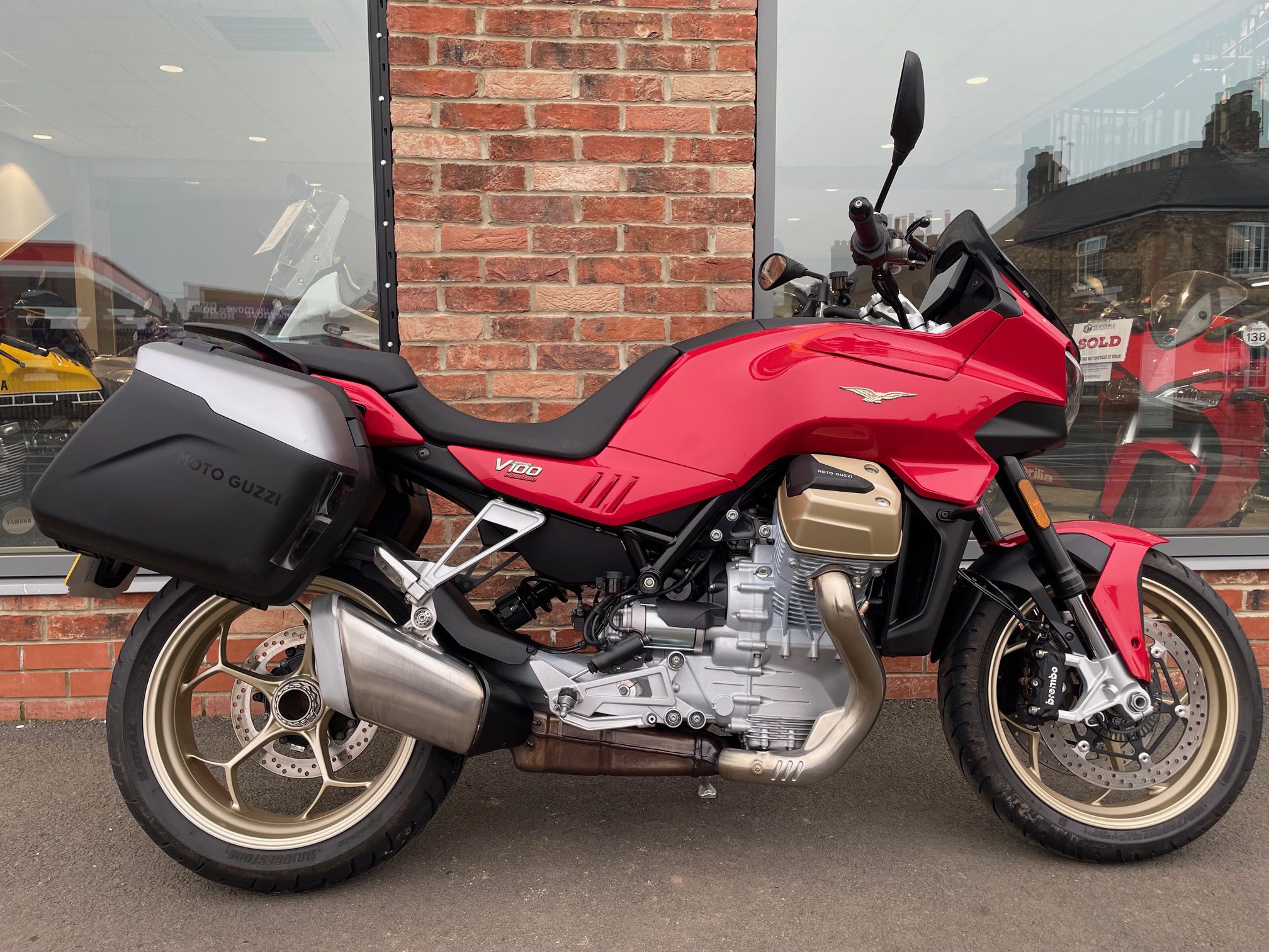Moto Guzzi V100 Mandello - NV73 VVT - 7500 Miles - SORRY THIS BIKE IS NOW RESERVED