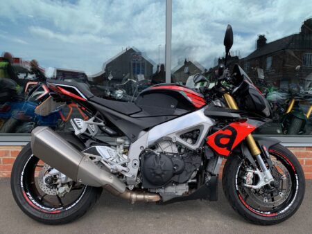 Aprilia Tuono V4 1100R - (NV18 HCD) - 22766 Miles  (SORRY THIS BIKE IS NOW RESERVED)