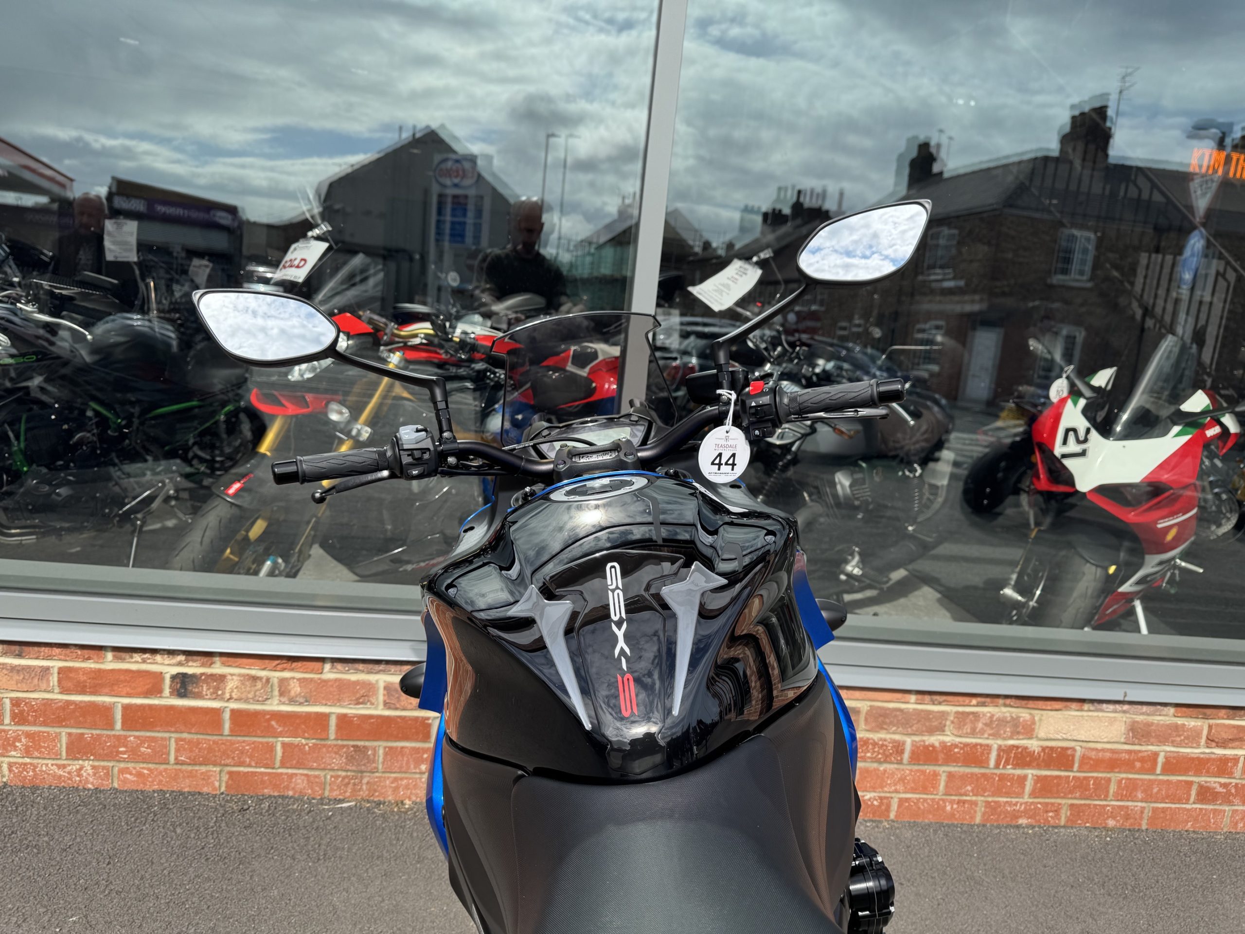 Suzuki GSX 1000 S- (CJ21 GDO) - 6990 Miles - Image 15