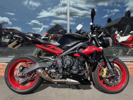 Triumph Street Triple RX 675 - (S100 SBK) - 7891 MILES