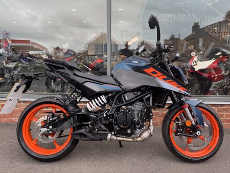 KTM 125 Duke - (NV24 HGX) - 659 miles - SORRY THIS BIKE IS NOW RESERVED