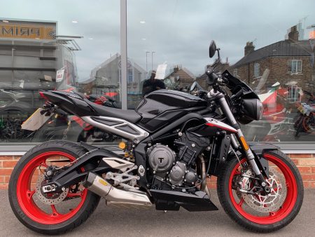 Triumph Street Triple RS 765 - (SV18 LNR) - 12902 MILES