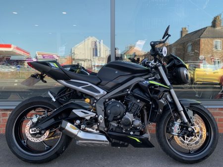 Triumph Street Triple RS 765 - (DN20 EHH) - 15518 MILES