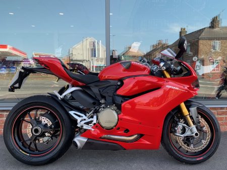 Ducati Panigale 1299 S - (EO15 ZWN) - 9819 miles - SORRY THIS BIKE IS NOW RESERVED